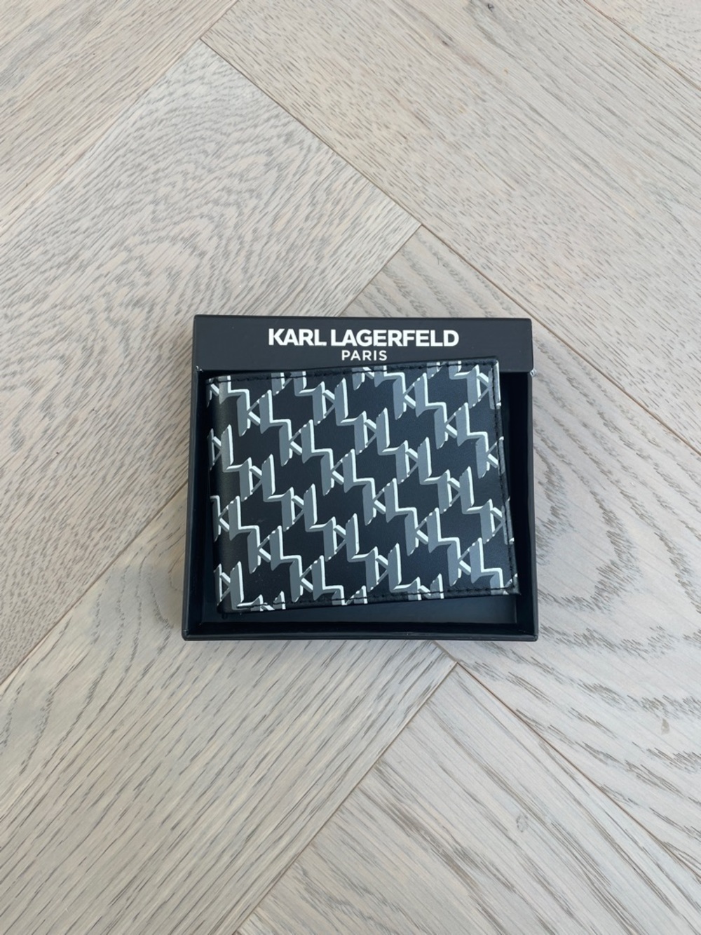 Karl Lagerfeld Black & White Patterned Bifold Wallet